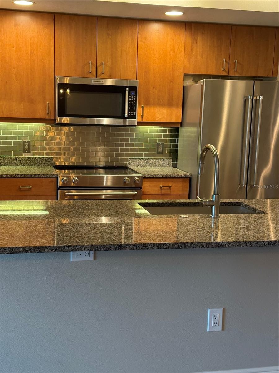 800 N TAMIAMI TRL #211