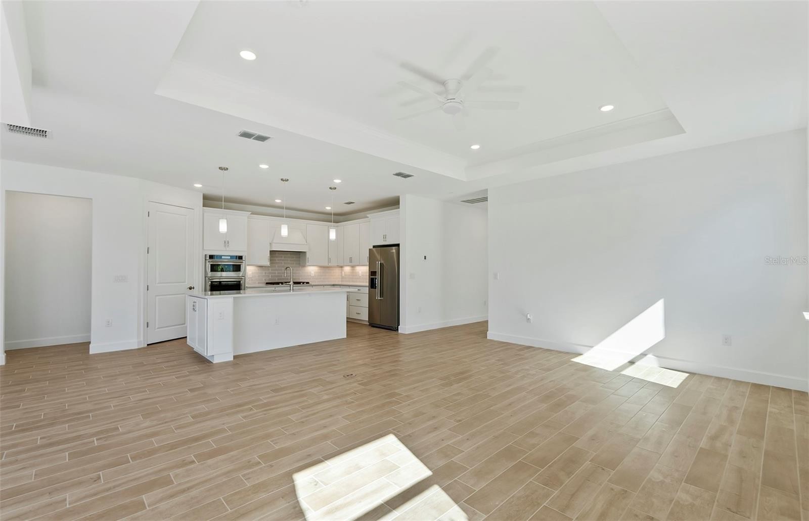 1836 SILVER SHORES BLVD