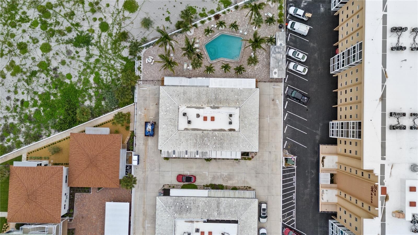 1205 TARPON CENTER DR #E2