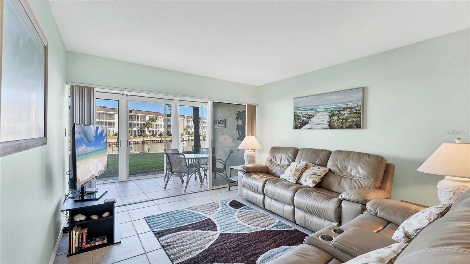 4370 CHATHAM DR #104