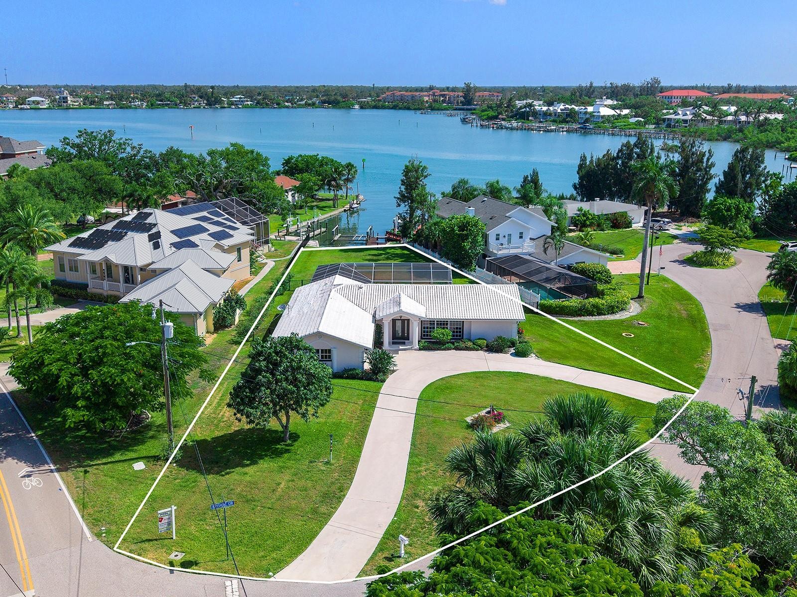 396 BAYSHORE DR