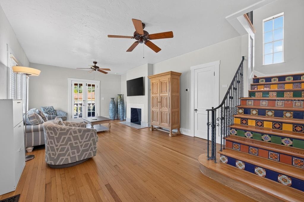 7810 SENRAB DR