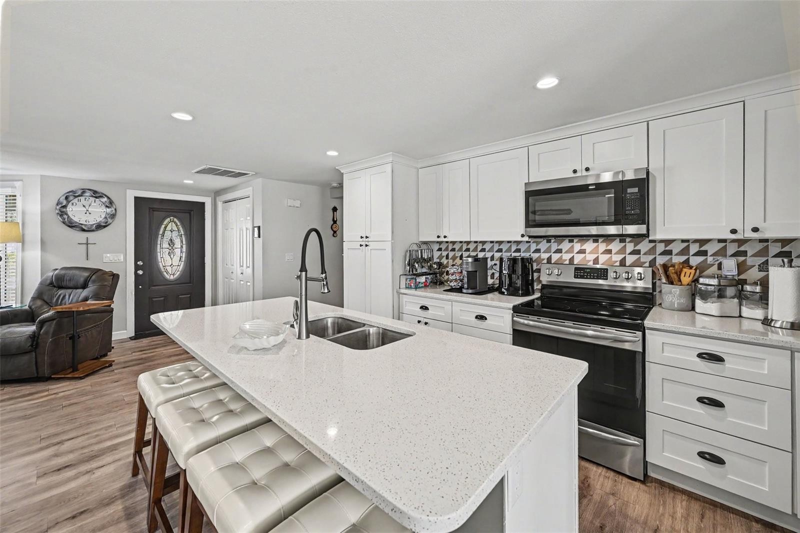 412 REDWOOD RD