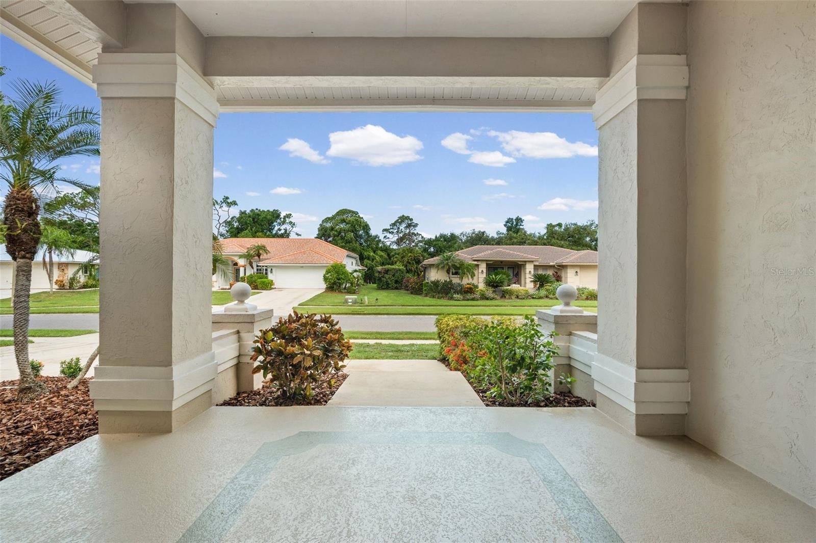 1318 VERMEER DR