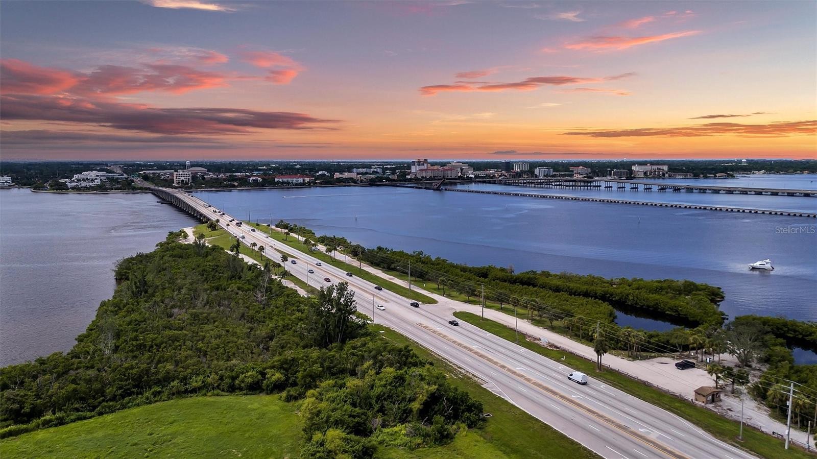 140 RIVIERA DUNES WAY #701