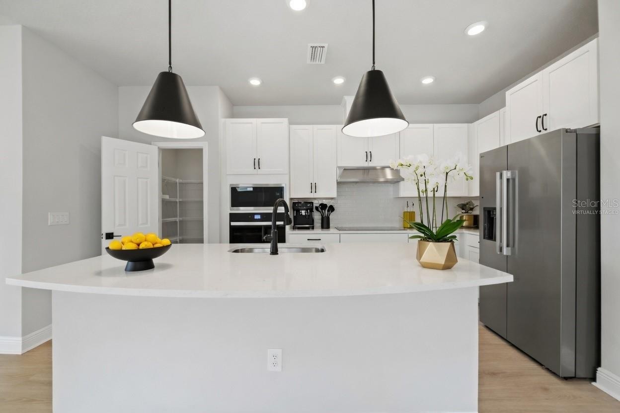 11832 CATAWBA CV