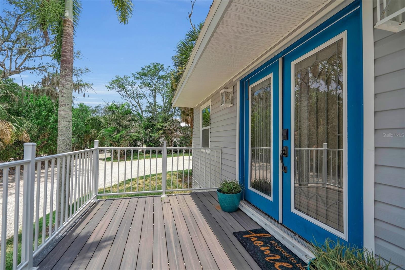 1057 BAYSHORE DR