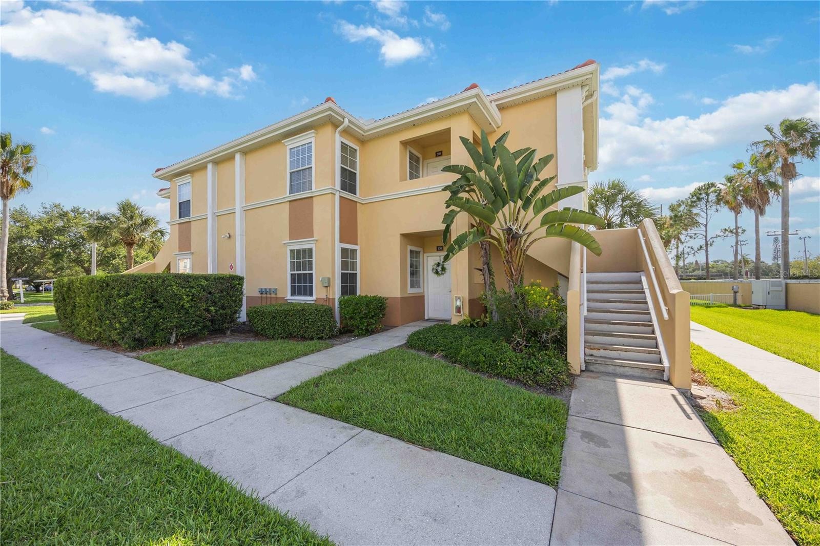 1195 VILLAGIO CIR #208