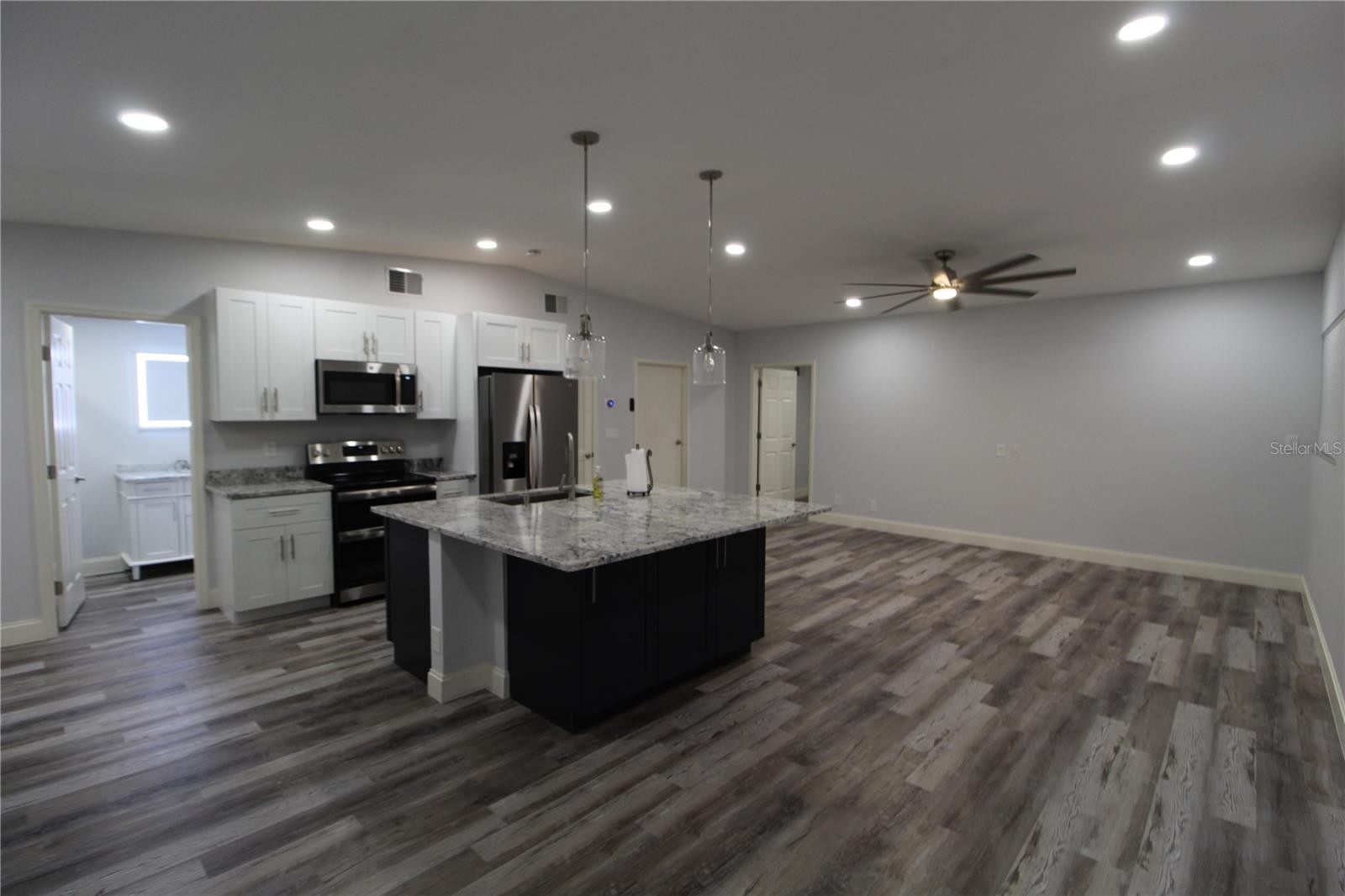 1662 INDEPENDENCE BLVD #B