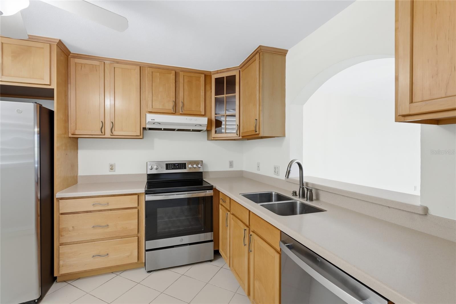 211 LAKEWOOD DR #211