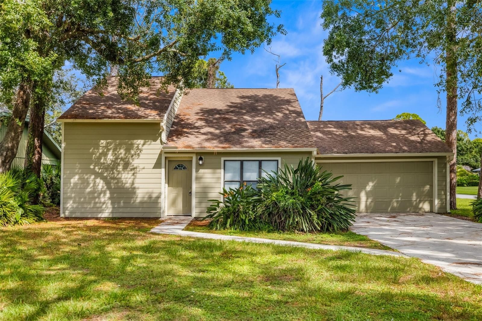 2004 WOOD HOLLOW PL
