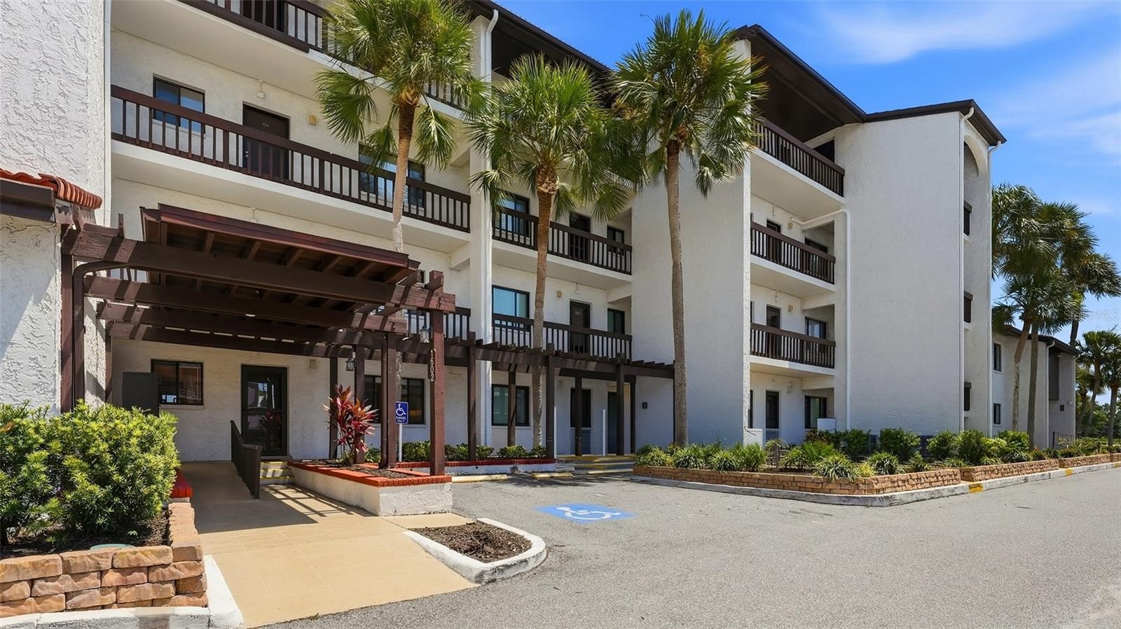 1602 STICKNEY POINT RD #2-104
