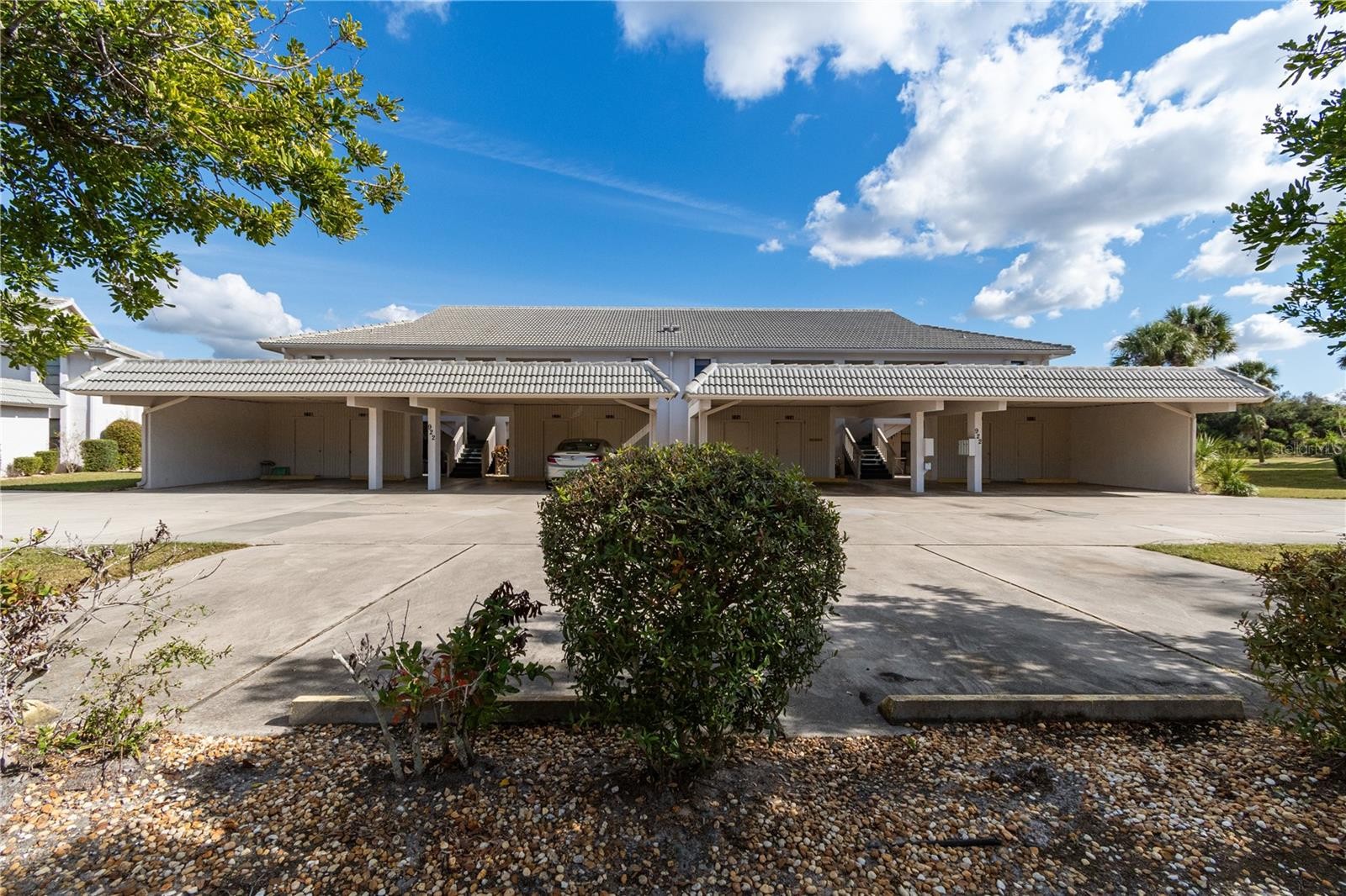 922 CAPRI ISLES BLVD #217