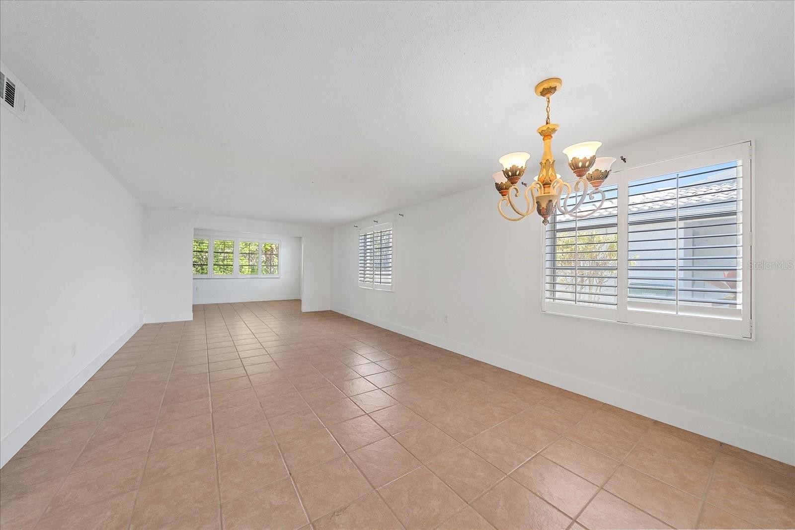 597 SPANISH DR N #12