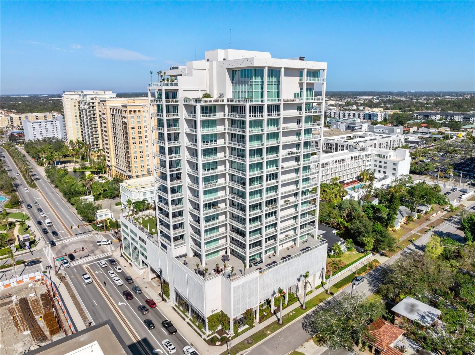 540 N TAMIAMI TRL #702