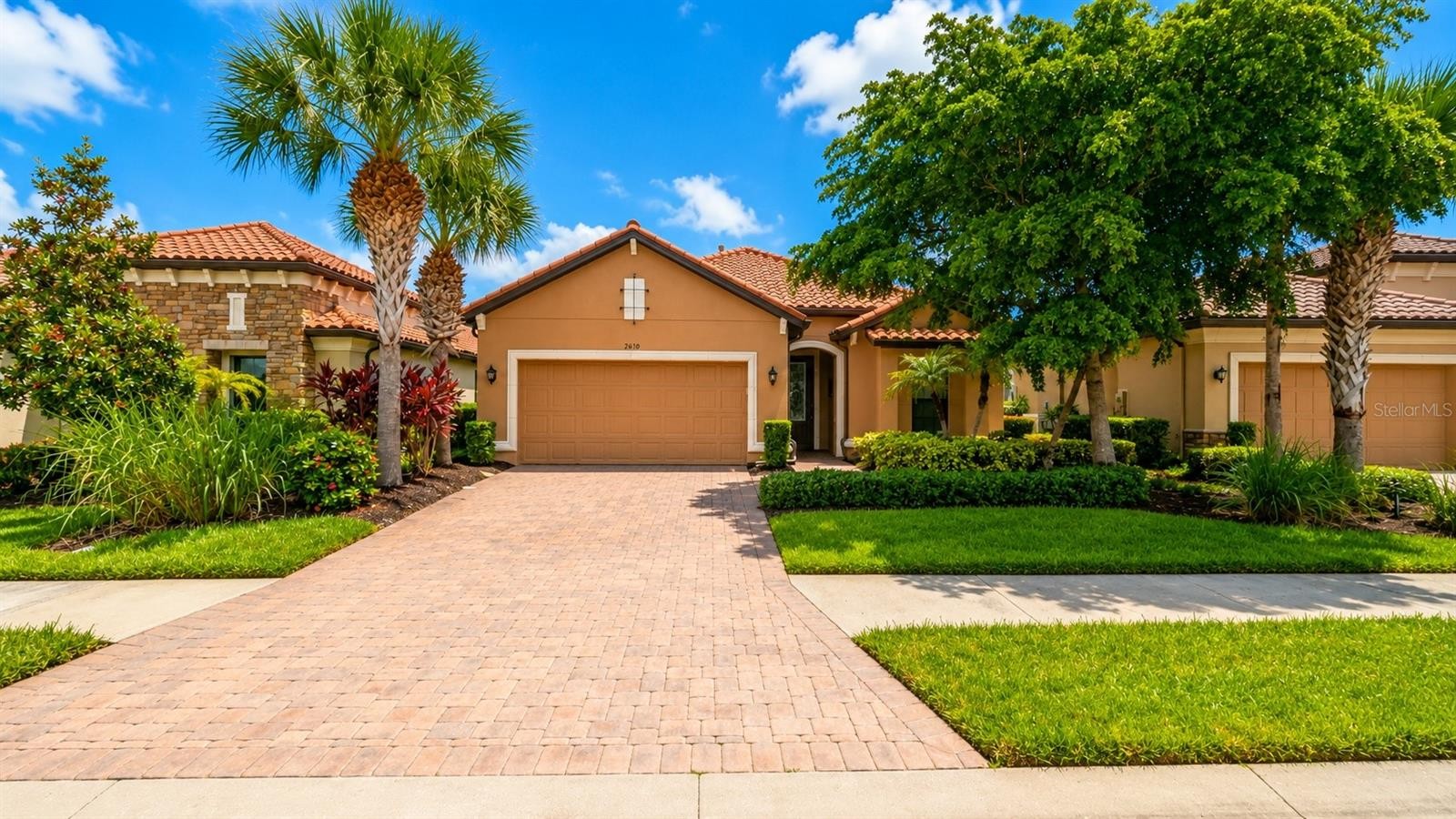 2519 VACCARO DR