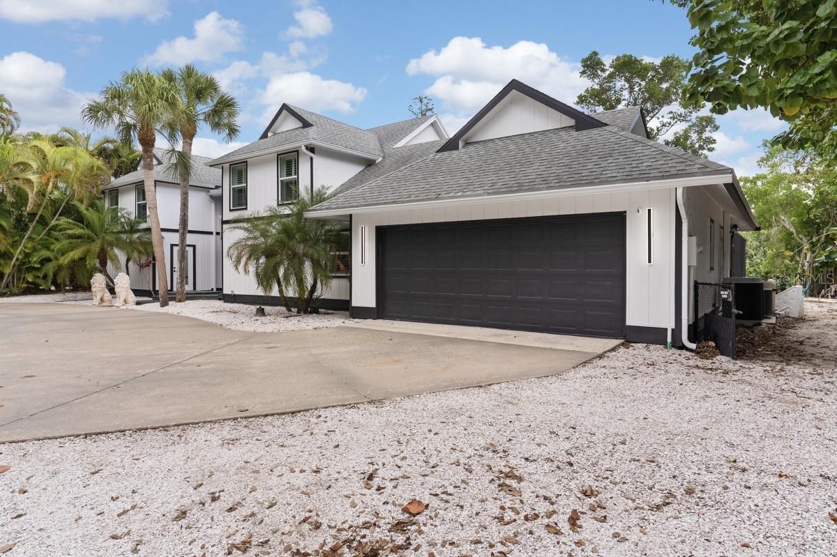 765 SIESTA KEY CIR