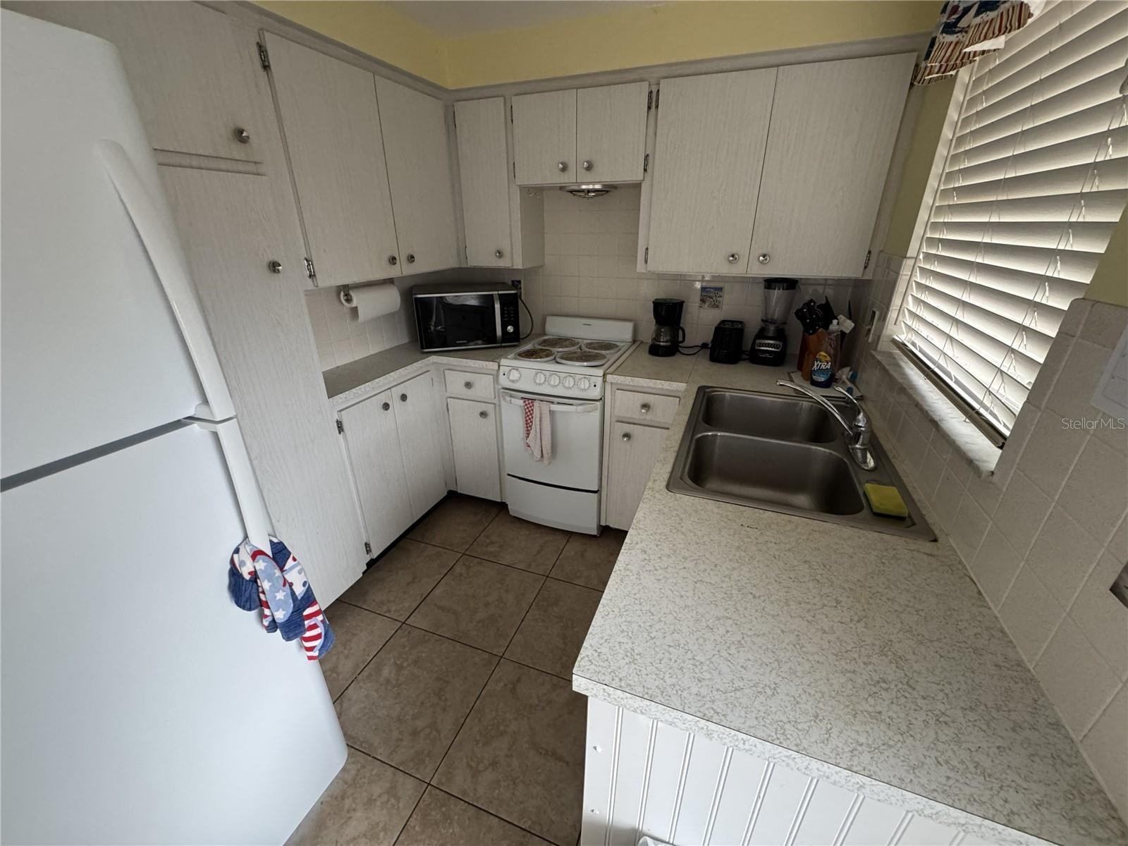 40 W COWLES ST #B