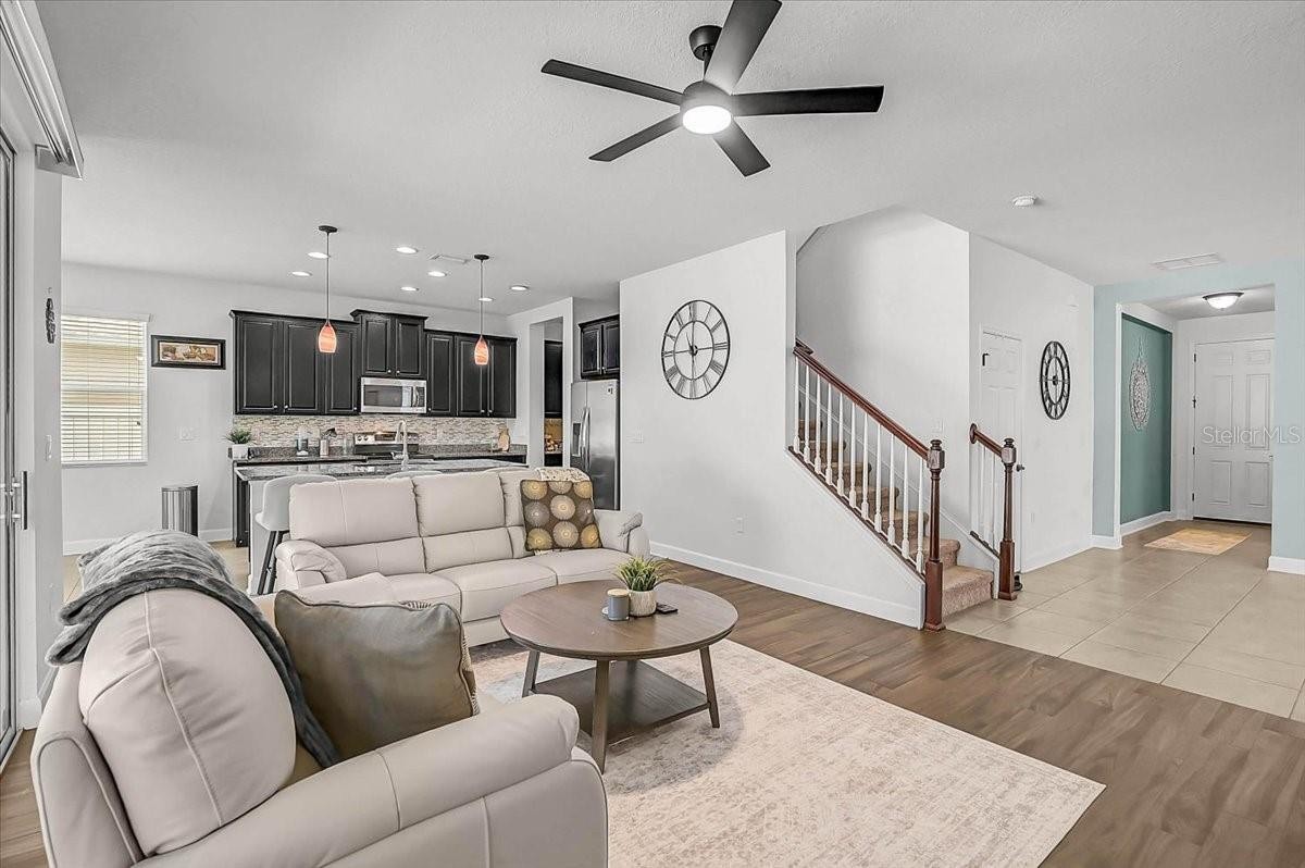 7536 AGUILA DR