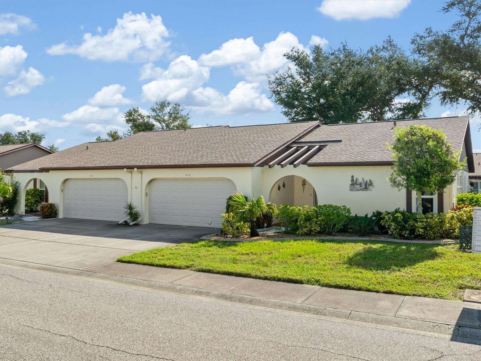 612 CHESTNUT LN #100
