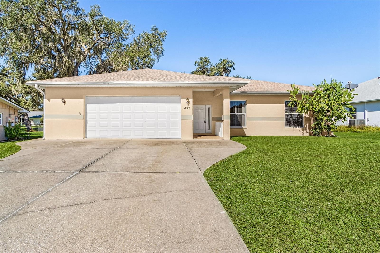 4733 S CRANBERRY BLVD