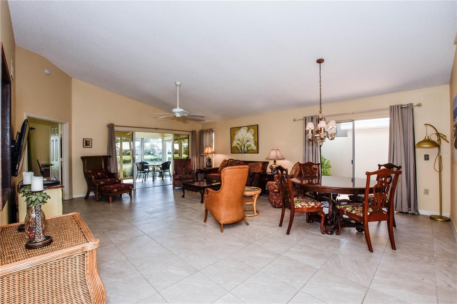 827 HARRINGTON LAKE LN #35