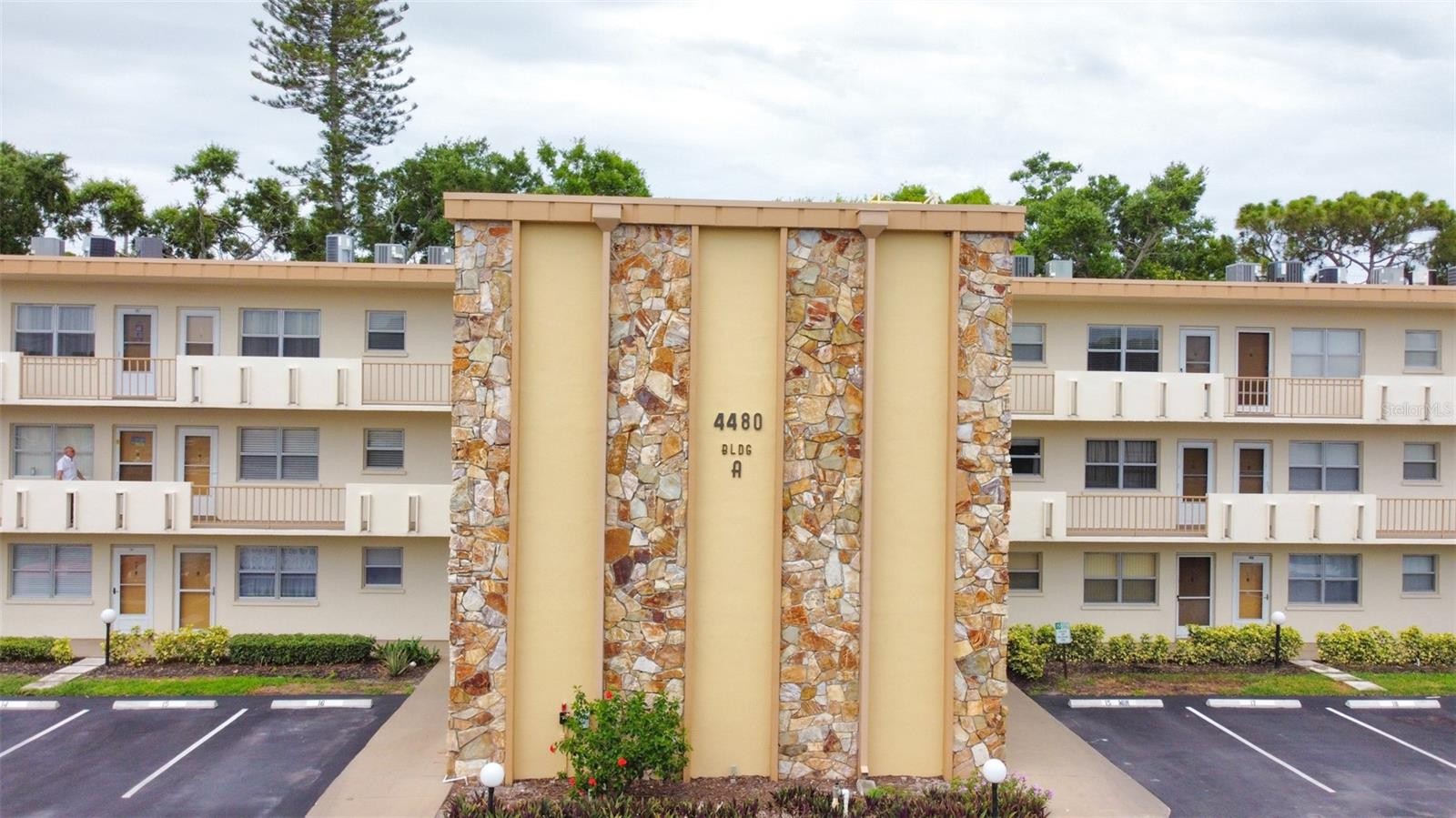 4480 IRONWOOD CIR #112A