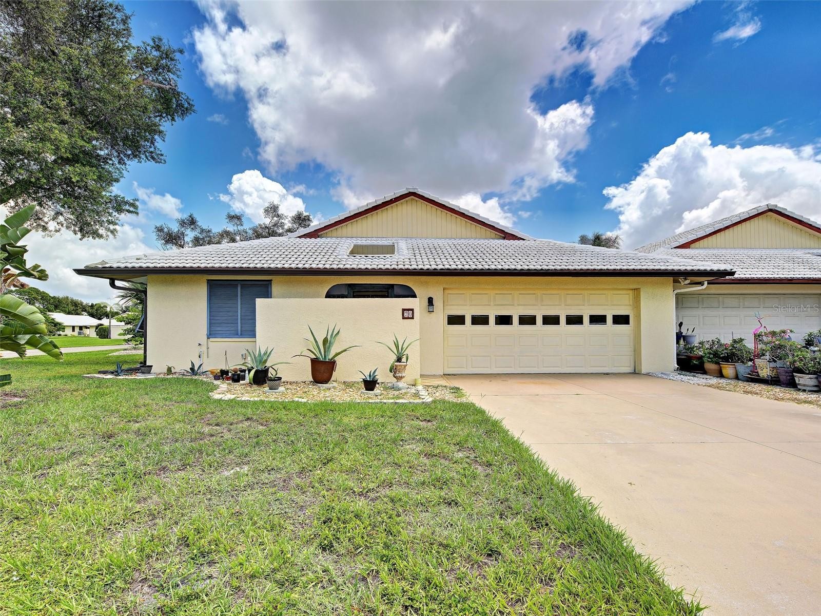 20 IDLE SANDS DR