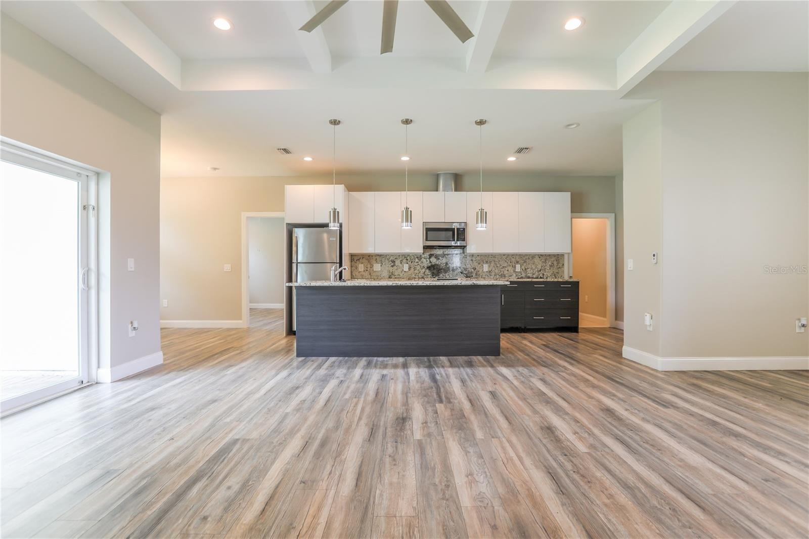 2369 MISTLETO LN