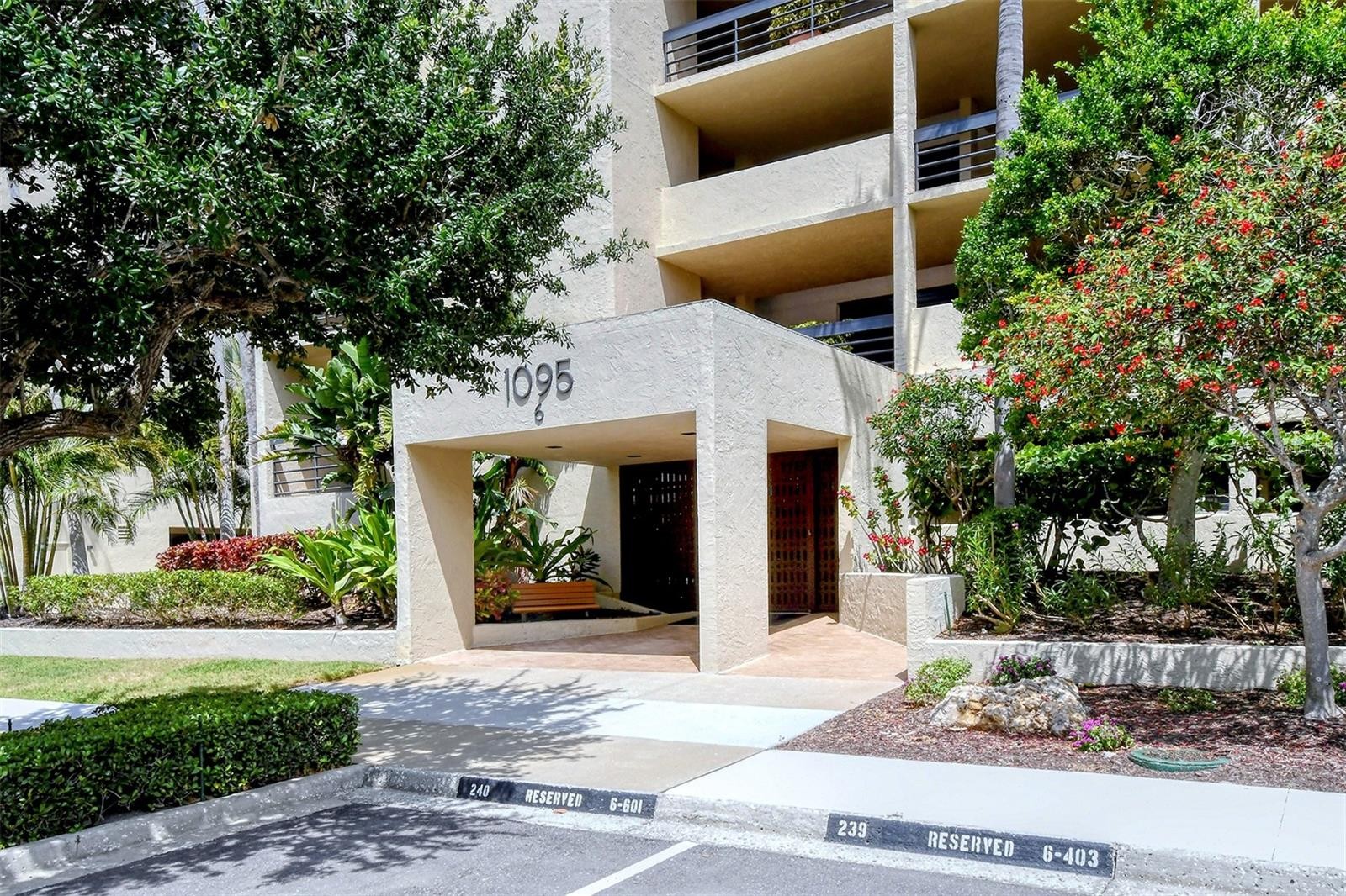 1095 GULF OF MEXICO DR #104