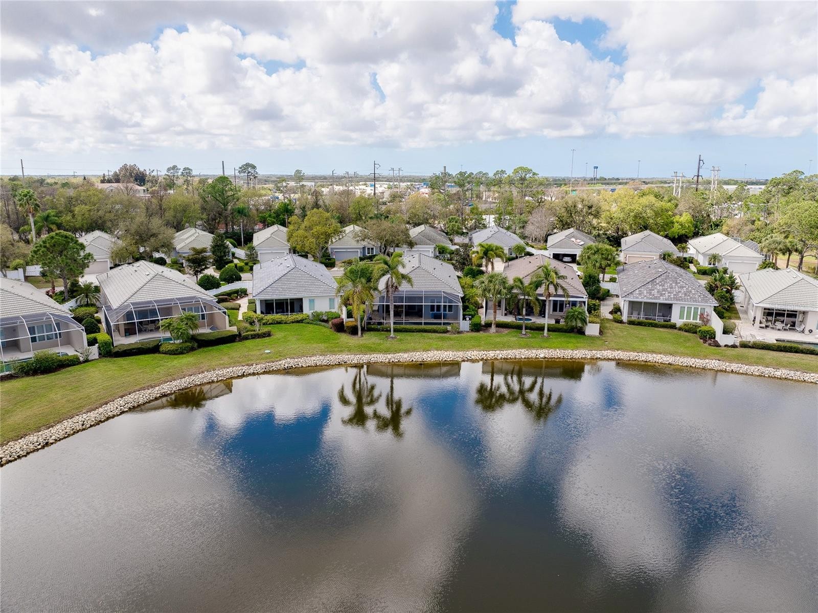 8639 54TH AVENUE CIR E