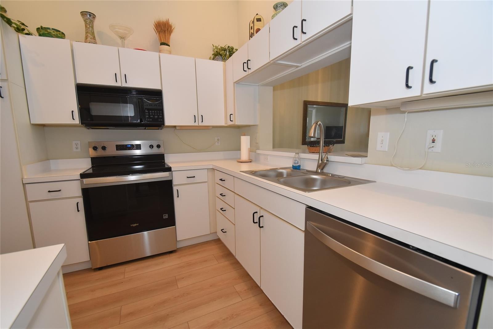 9300 CLUBSIDE CIR #1306