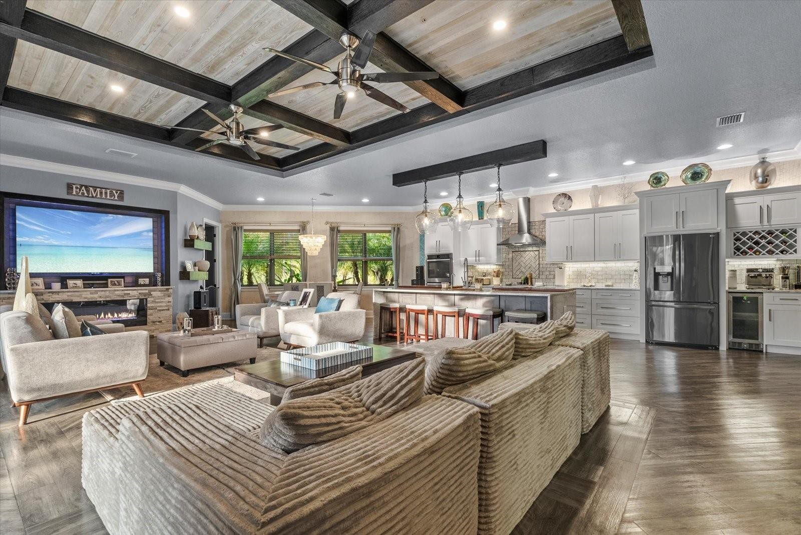 3604 TROPICAIRE BLVD