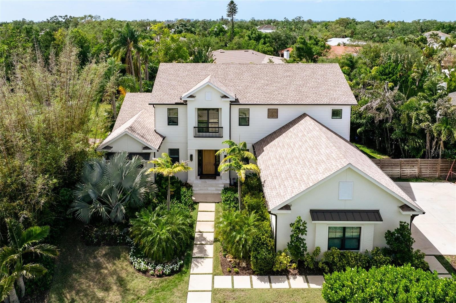 1815 S LAKE SHORE DR