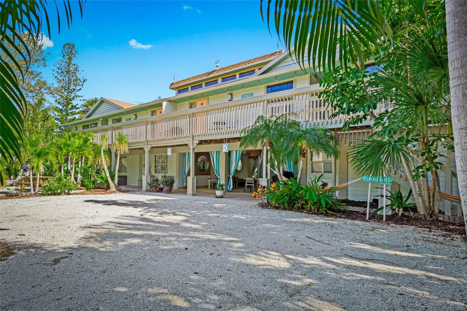 6905 POINT OF ROCKS RD