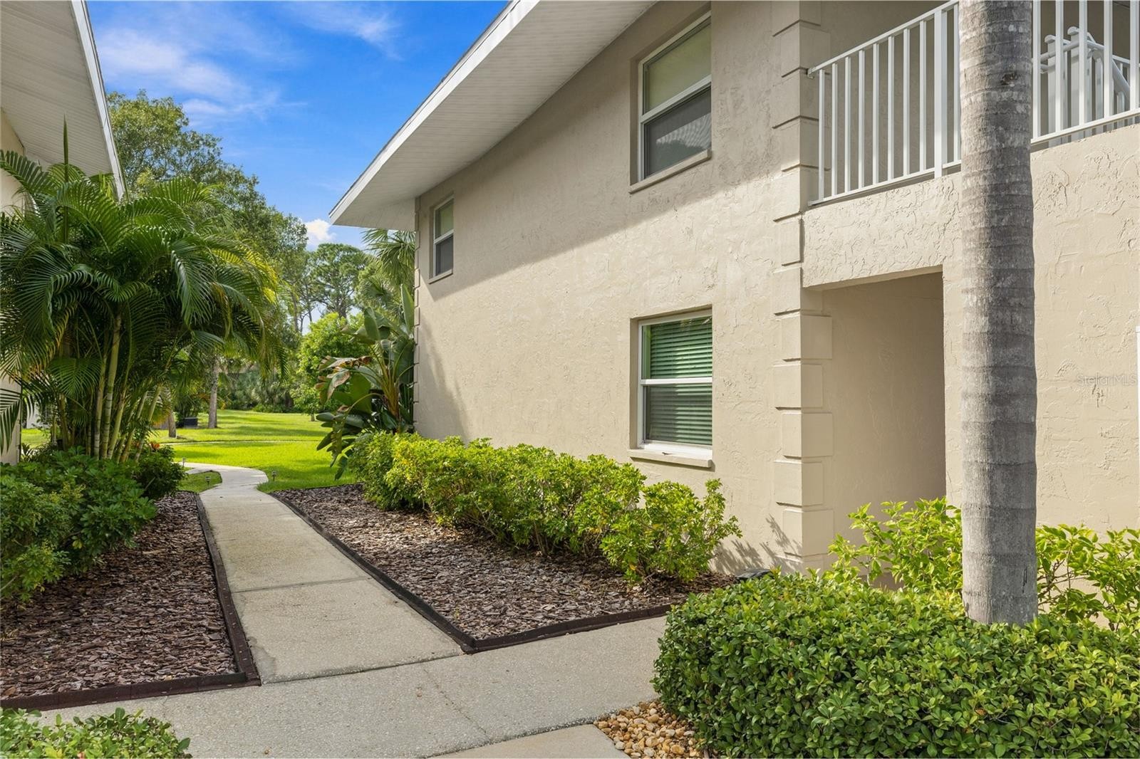 936 LA COSTA CIR #10