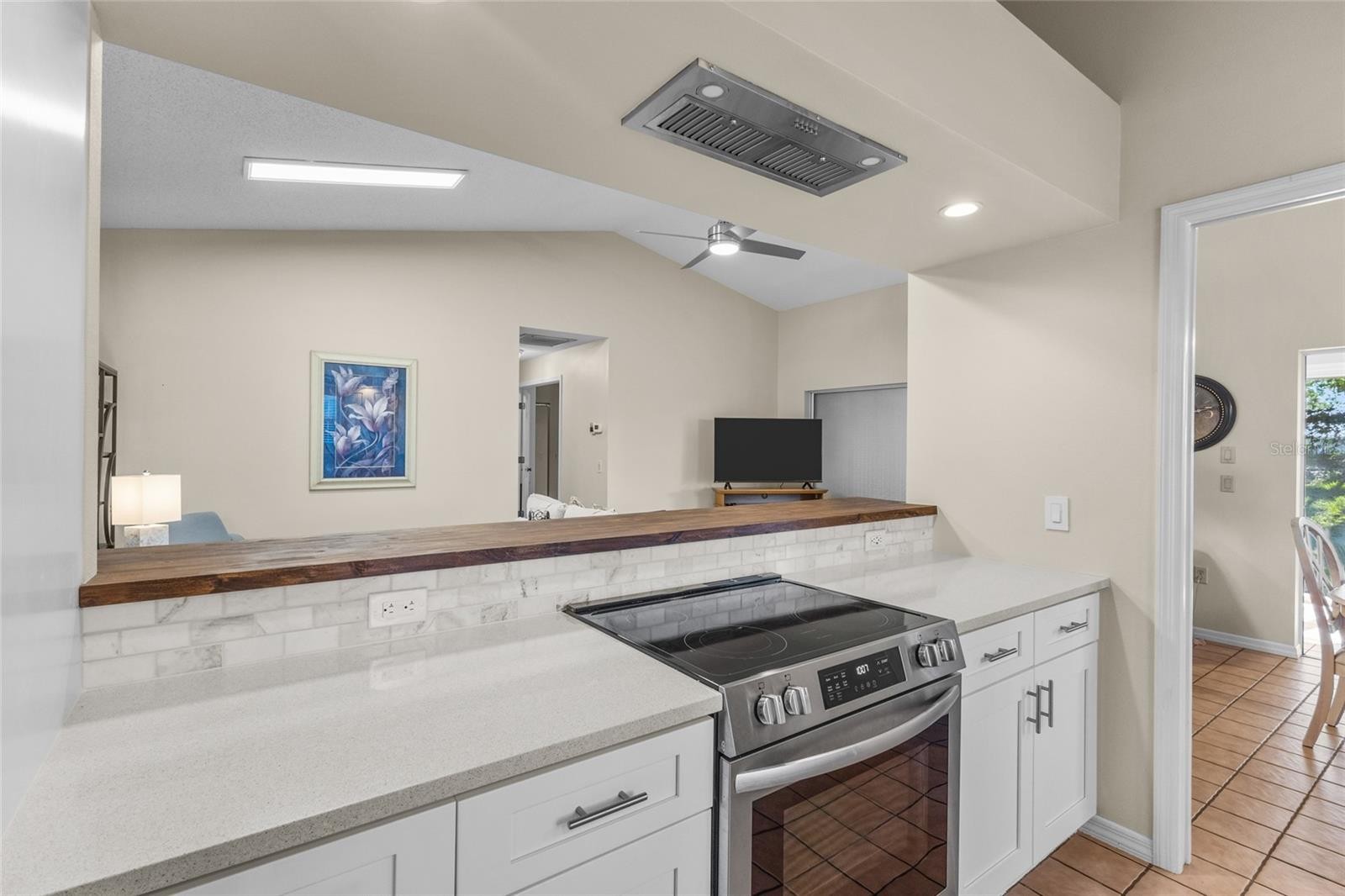 138 SOUTHAMPTON PL S ## 357