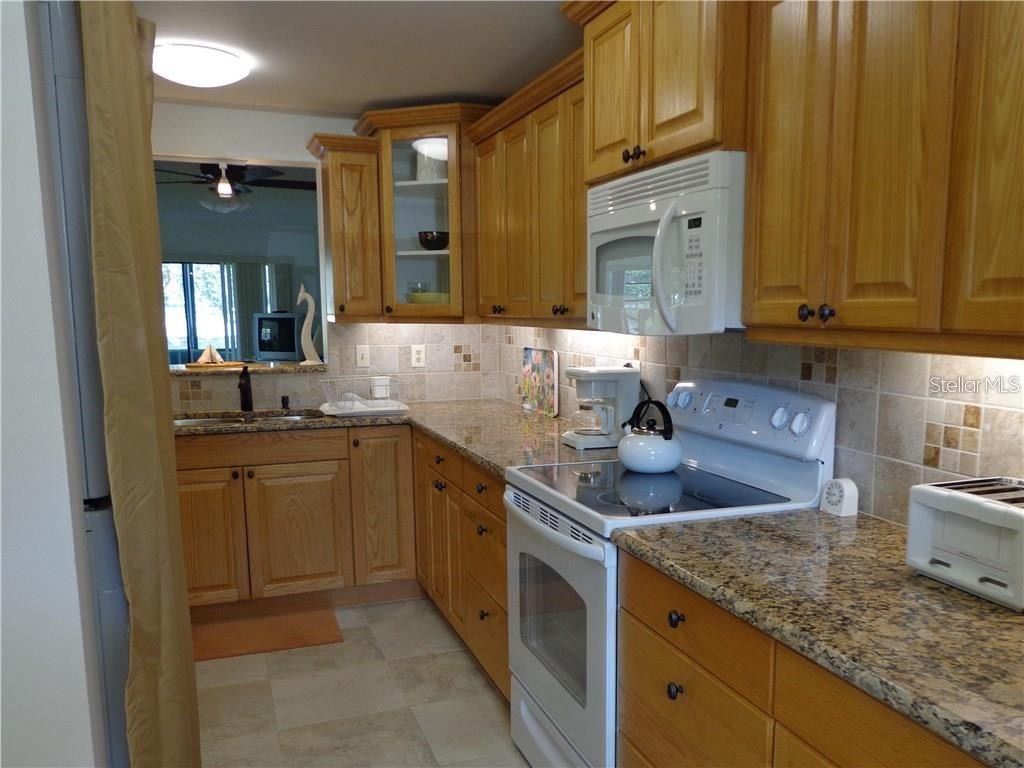 7070 FAIRWAY BEND LN #174