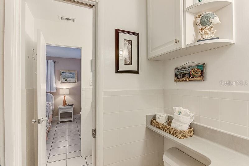 6020 MIDNIGHT PASS RD #1