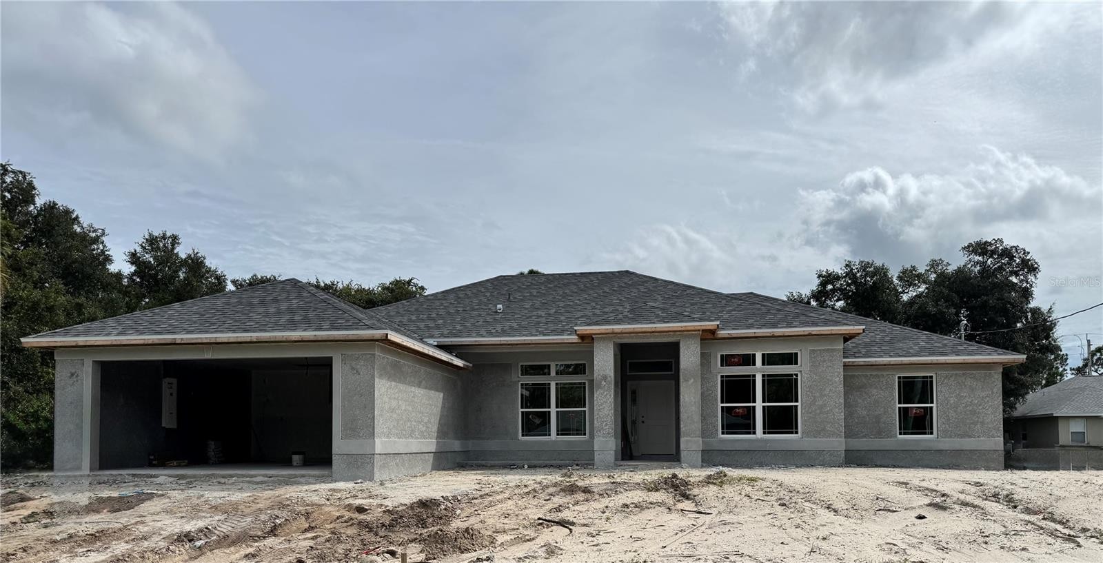 4086 SANTA ANA RD.