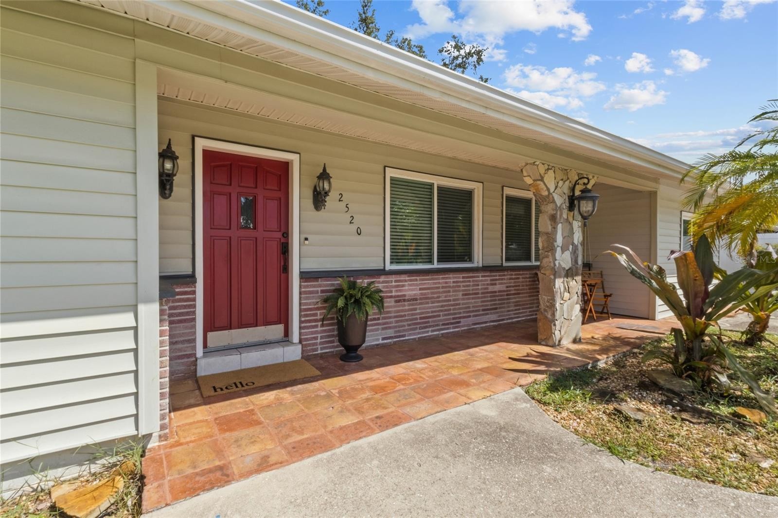 2520 E MILMAR DR