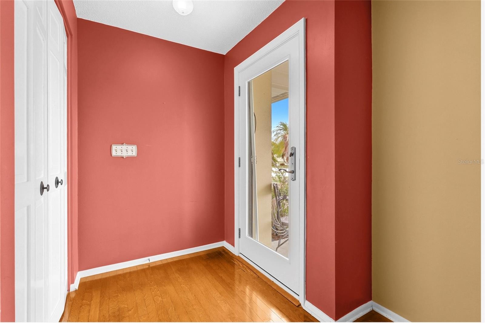 1006 DE LEO DR