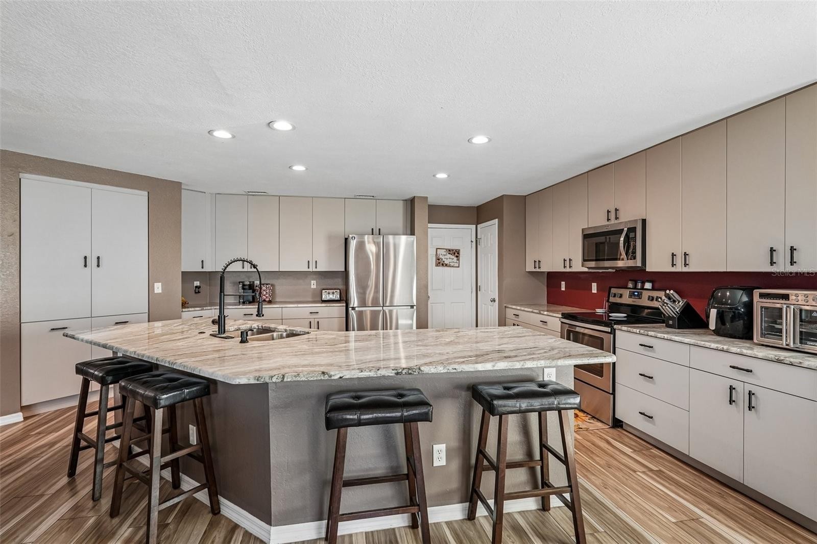 2279 MISTLETO LN