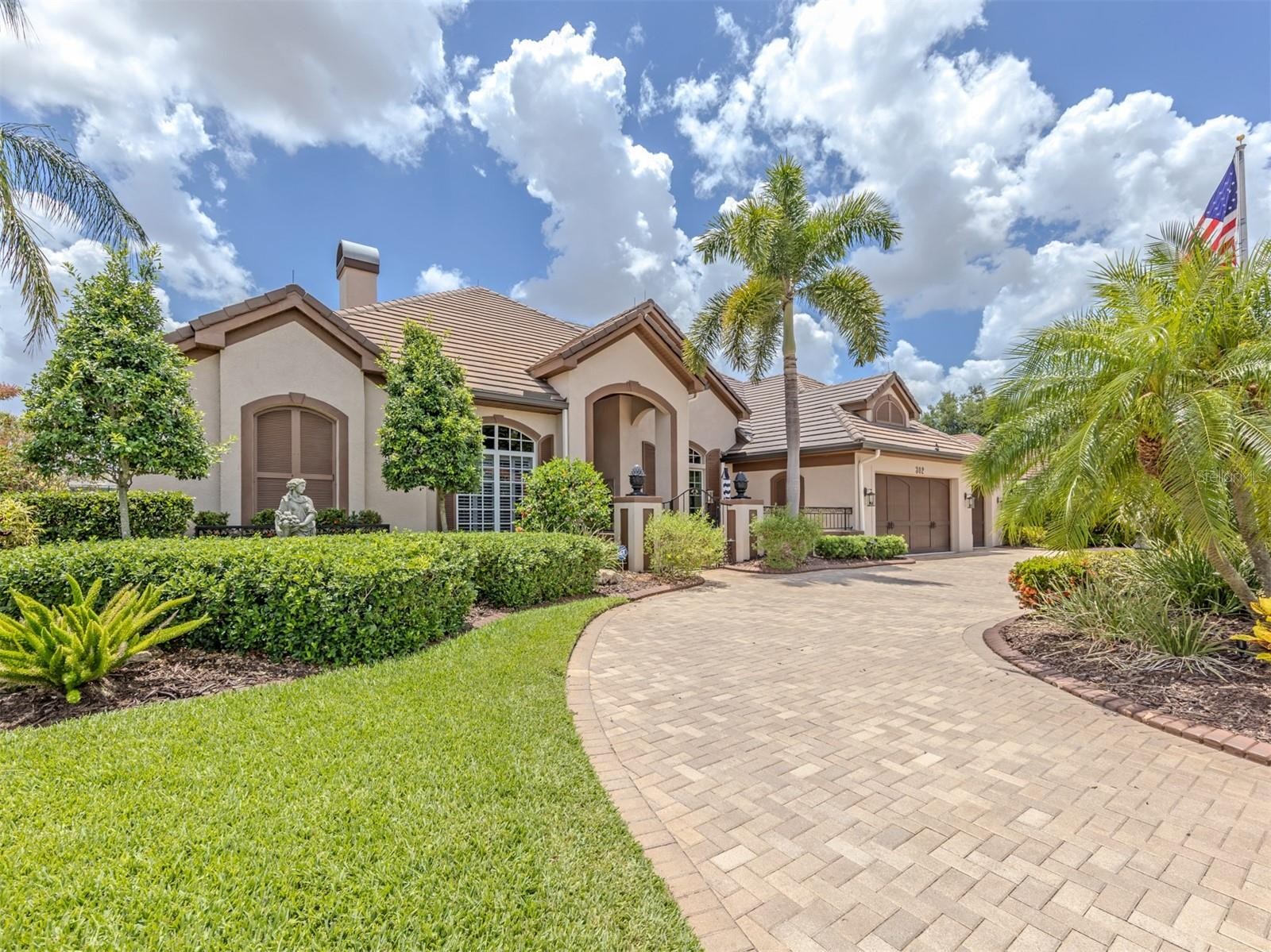 302 STONE BRIAR CREEK DR