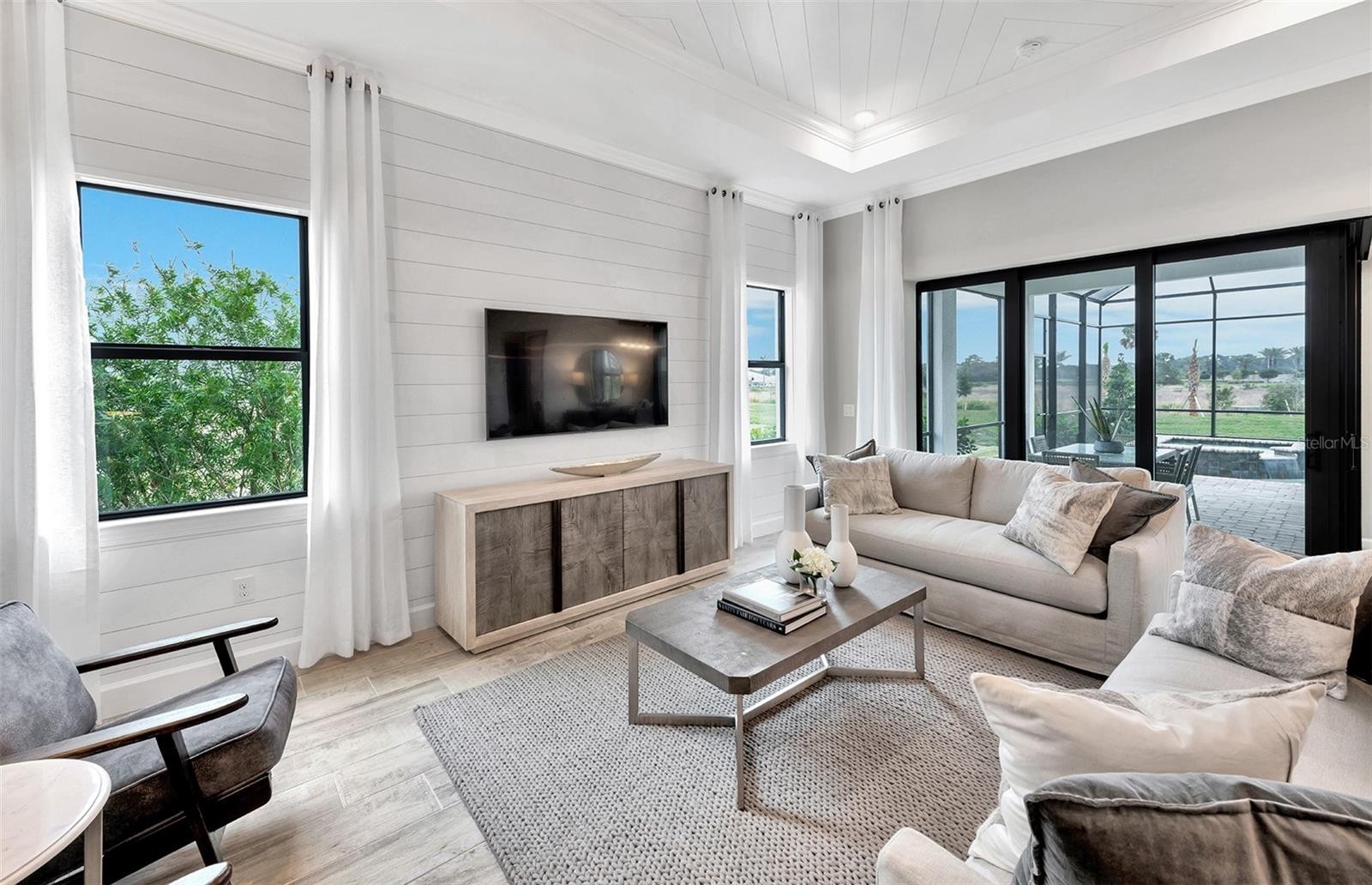 6000 SILVER GRASS CT