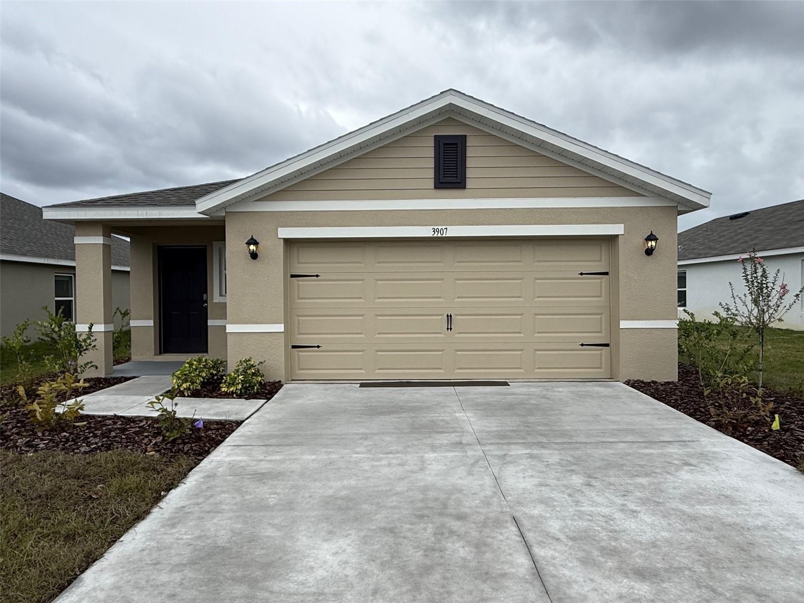3907 SILVER STRAND TRL