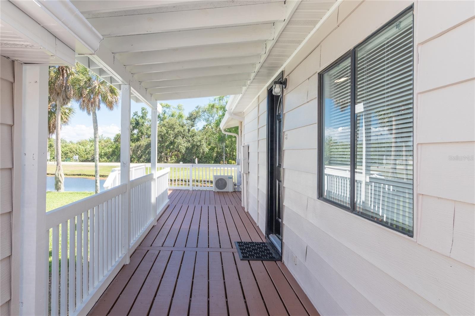 3 MEADOW CIR