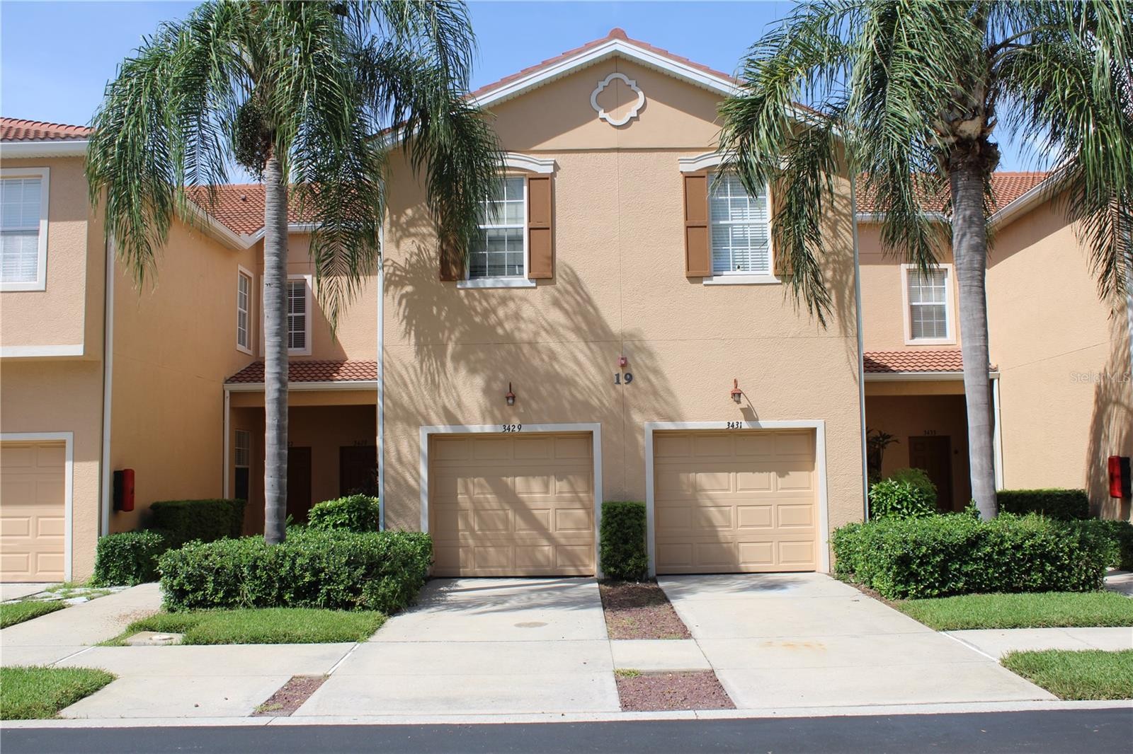 3429 PARKRIDGE CIR #19-103