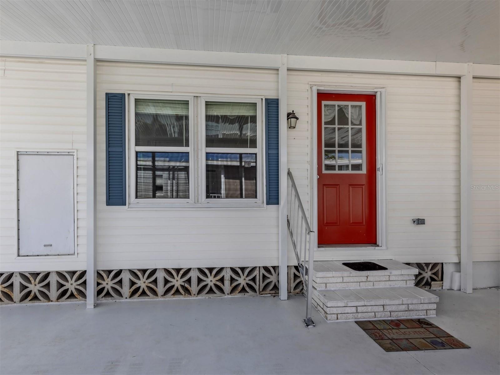 98 LAKEVIEW DR