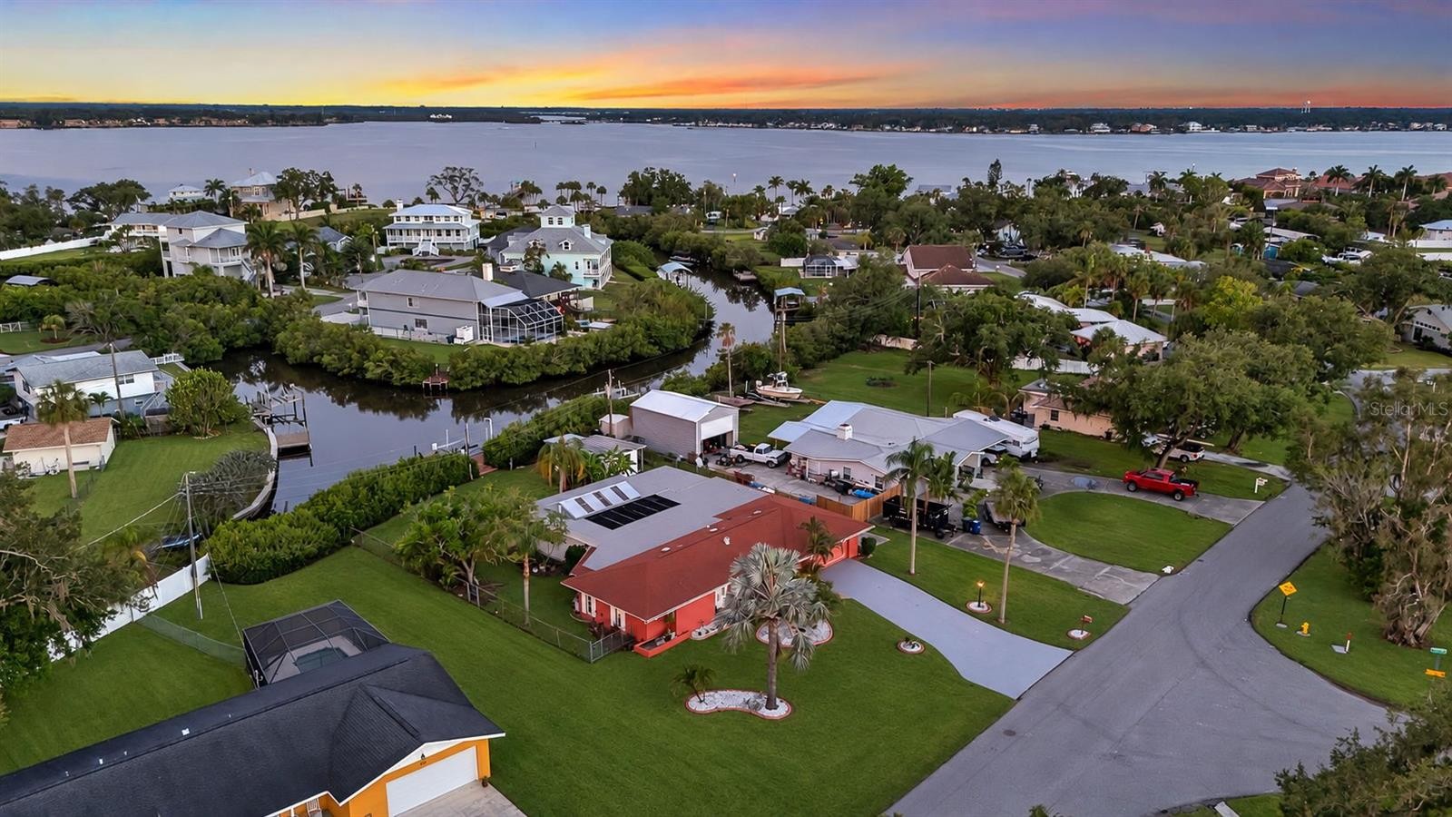 332 SHORE DR